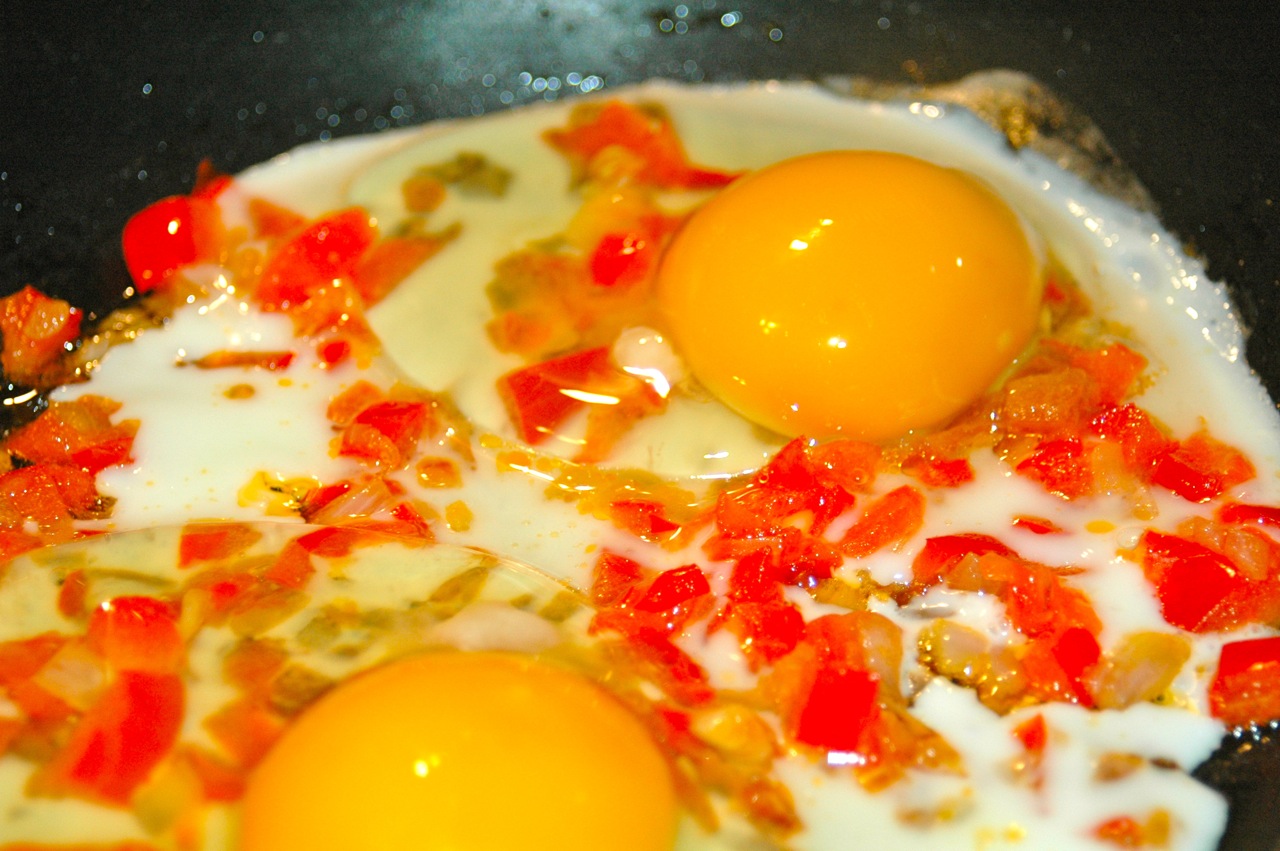 Scrambled Eggs Onions and Peppers Bites for Foodies